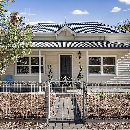 Central Bendigo Cottage, Walk To Everywhere!! エクステリア 写真